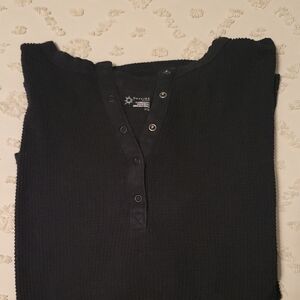 Aerie Black Waffle Knit Henley Size Large